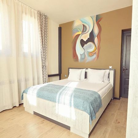 Dezire Guesthouse Május 1. üdülő Kültér fotó