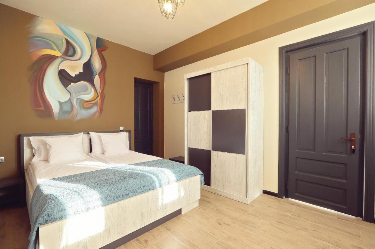 Dezire Guesthouse Május 1. üdülő Kültér fotó