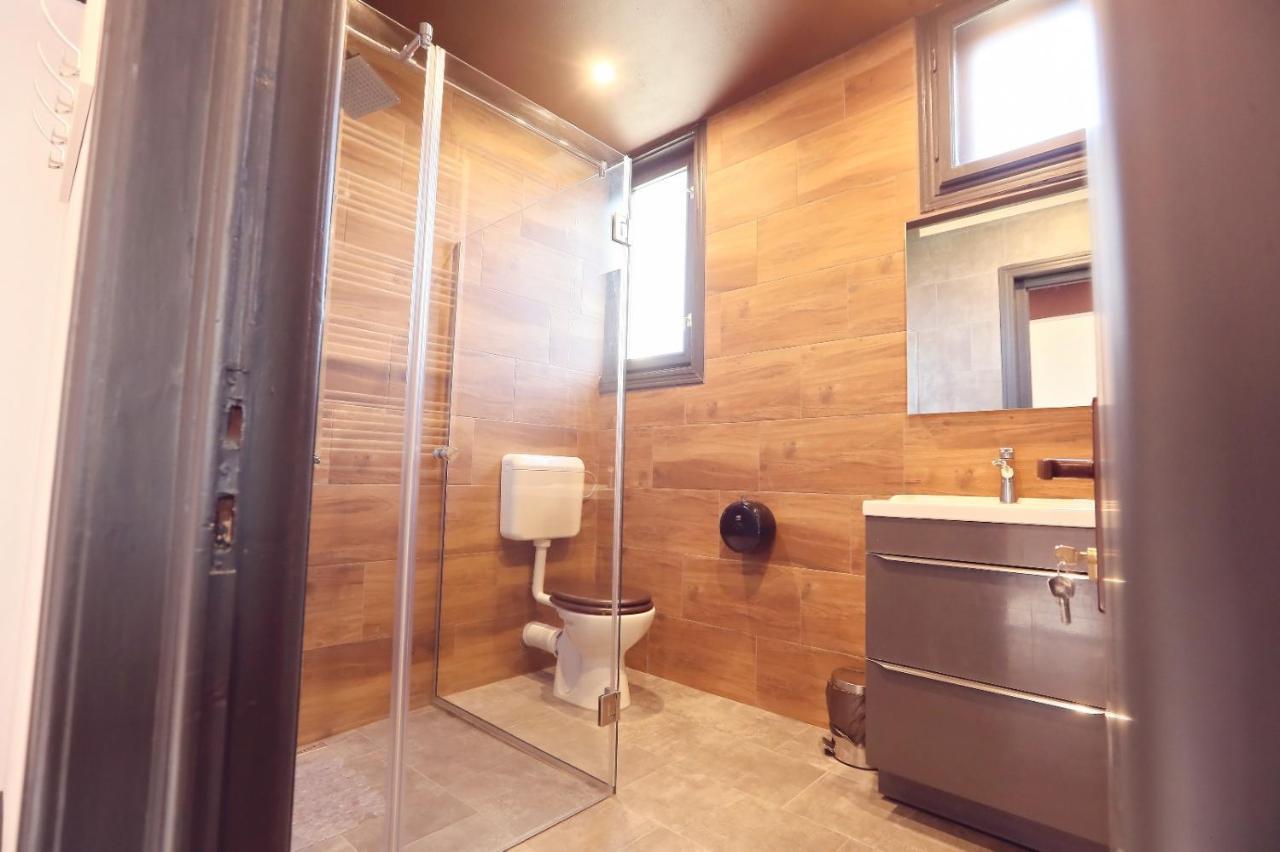 Dezire Guesthouse Május 1. üdülő Kültér fotó